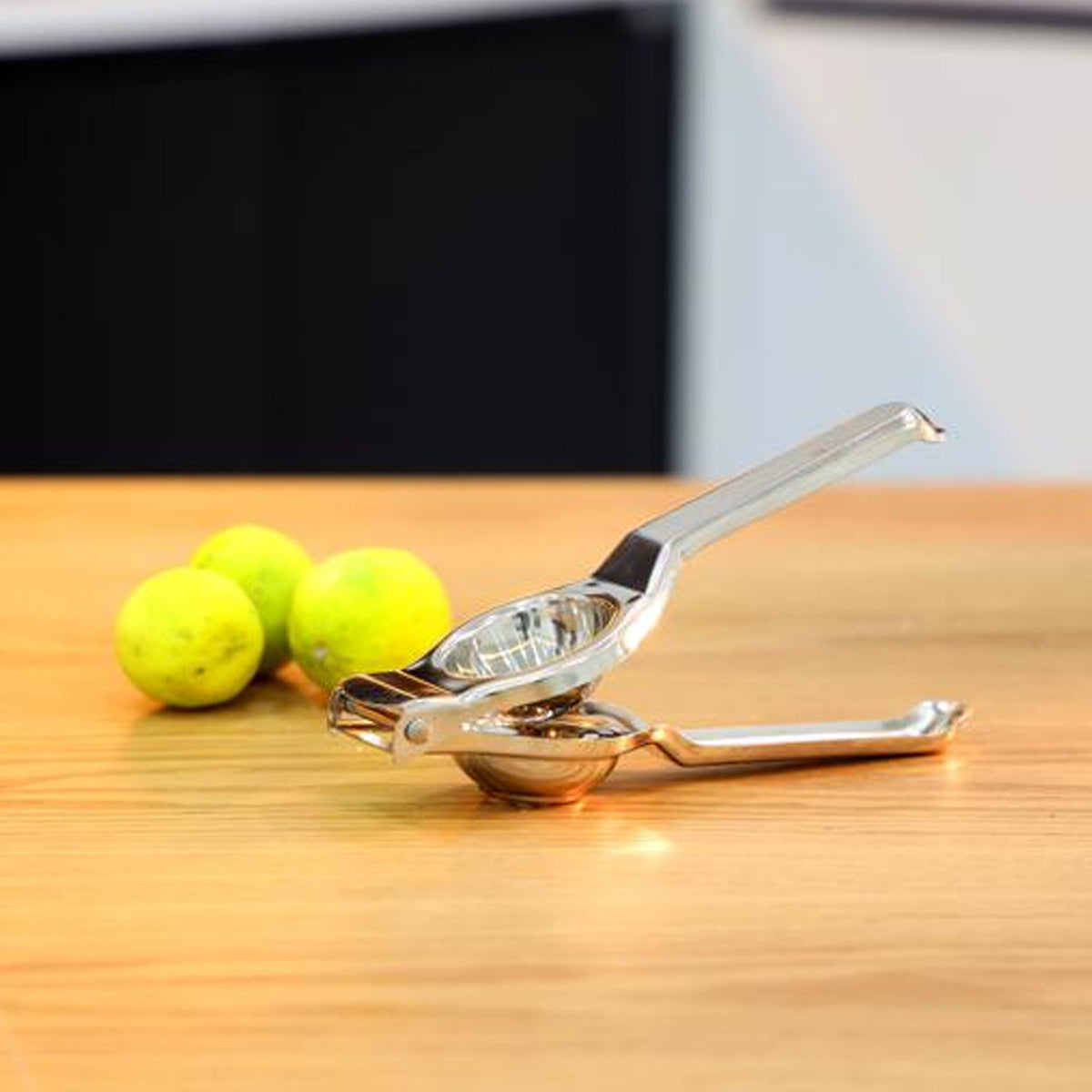 Stainless Steel Lemon Squeezer for Efficient Juice Extraction